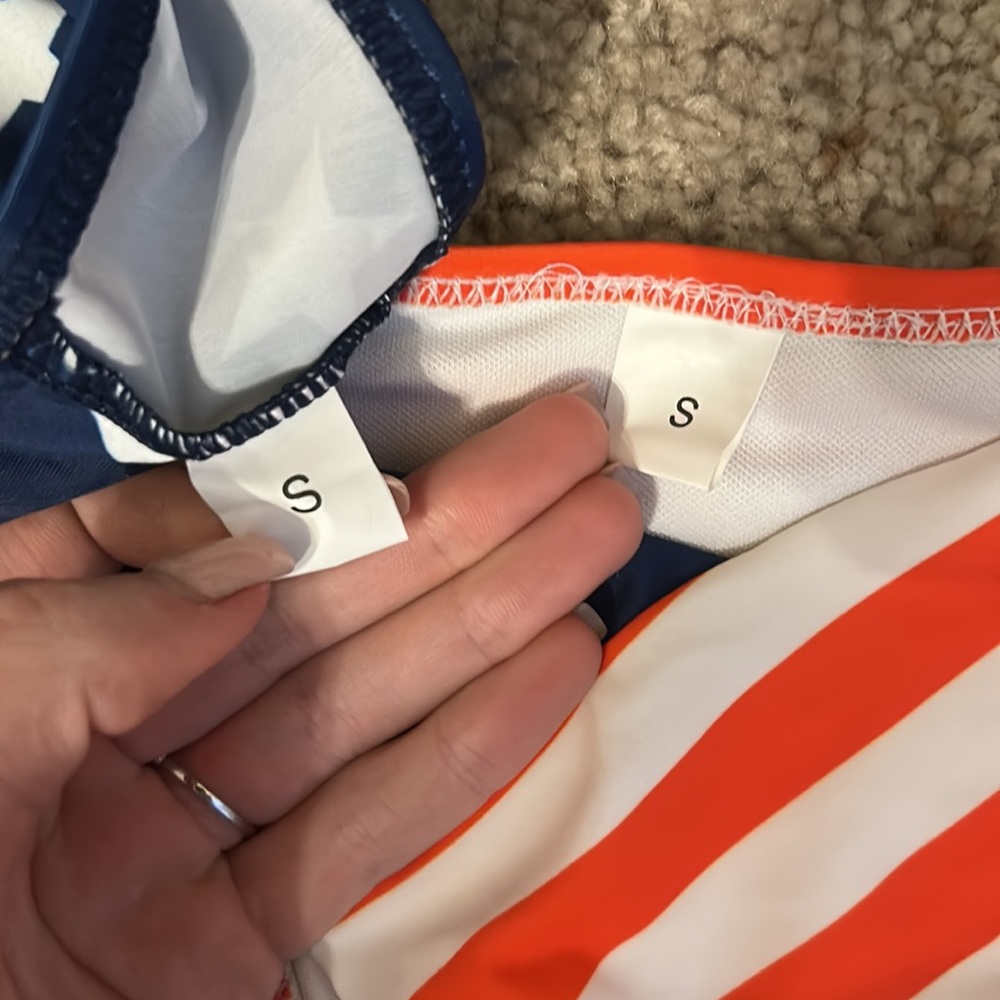 Bathing suits - Picture 8 of 10